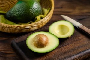 Aguacate y colesterol: beneficios, propiedades y cómo consumirlo si quieres cuidar tu corazón